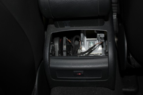 B6/B7 Trim Removal Guide - Rear Ashtray