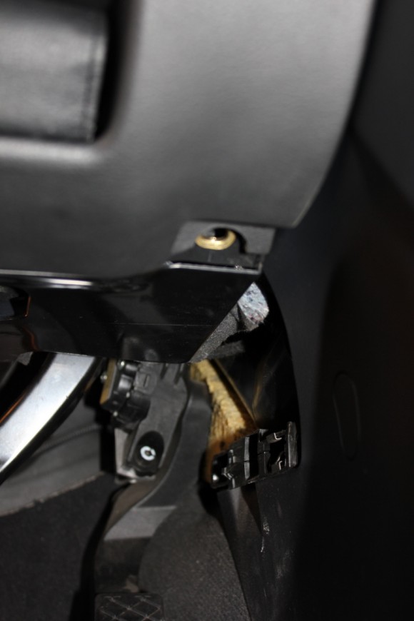 B6/B7 Trim Removal Guide - Lower Dash Removal