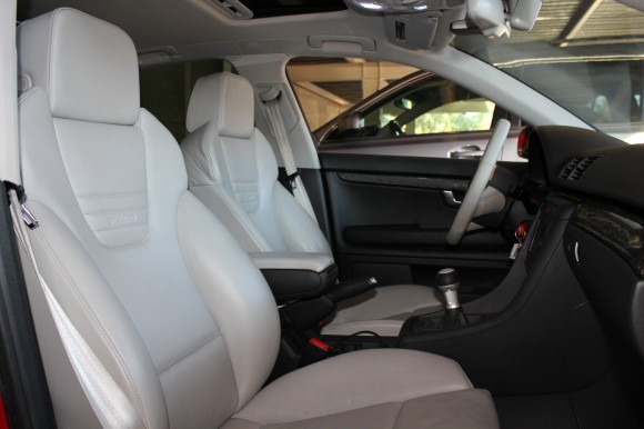 Platinum Silver Seats + Steering Wheel