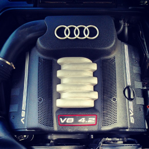 D2 Audi A8 Engine with S8 Engine Covers