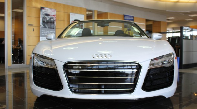 Checking out the 2014 Audi R8